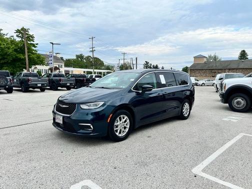 Fathom Blue Pearlcoat 2023 Chrysler Pacifica TOURING L