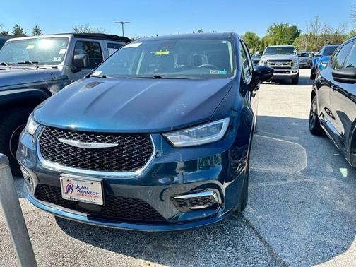 Fathom Blue Pearlcoat 2023 Chrysler Pacifica TOURING L