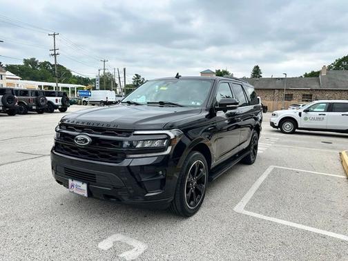 AGATE BLACK METALLIC 2023 Ford Expedition LIMITED