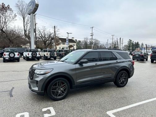 2025 Ford Explorer ST