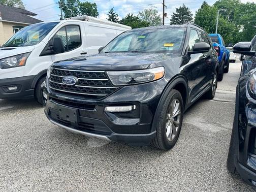 AGATE BLACK METALLIC 2022 Ford Explorer XLT