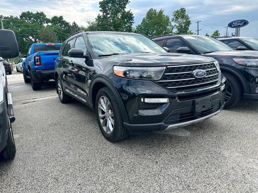 AGATE BLACK METALLIC 2022 Ford Explorer XLT