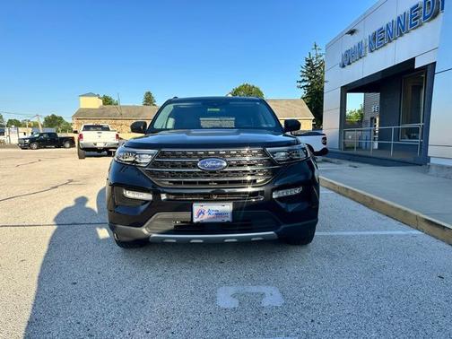 AGATE BLACK METALLIC 2022 Ford Explorer XLT