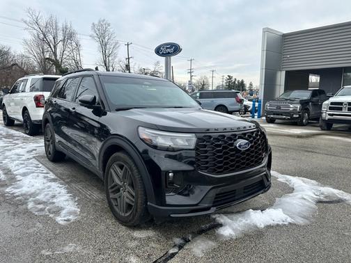 2025 Ford Explorer ST