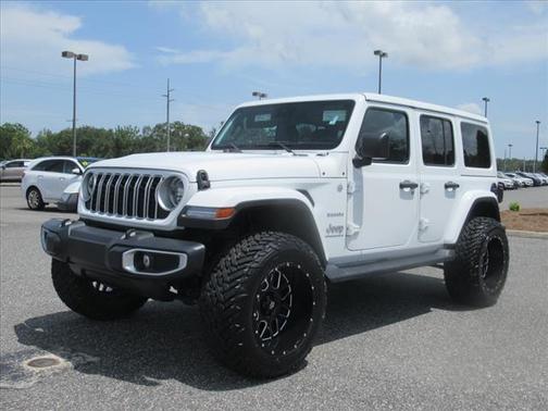 2024 Jeep Wrangler 4-Door Sahara 4x4