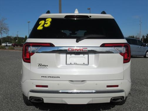2023 GMC Acadia Denali