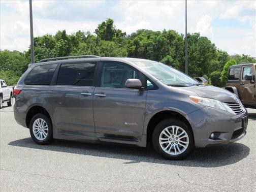 2015 Toyota Sienna XLE