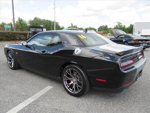 Pitch Black Clearcoat 2016 Dodge Challenger SRT 392
