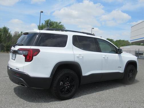 2023 GMC Acadia AWD AT4