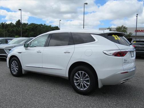 2023 Buick Enclave Essence FWD
