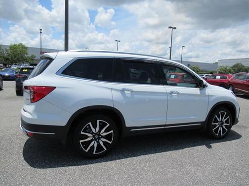 2022 Honda Pilot Touring 8-Passenger