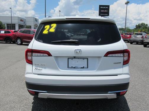 2022 Honda Pilot Touring 8-Passenger