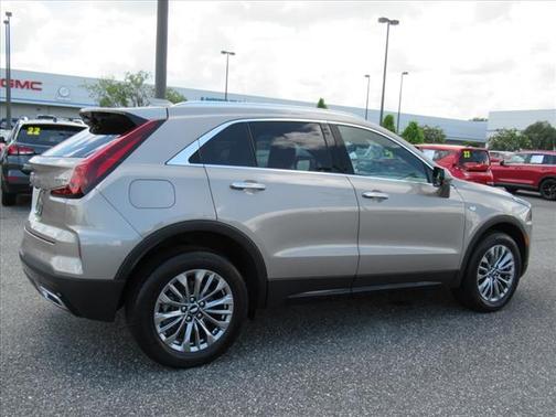 2025 Cadillac XT4 Premium Luxury