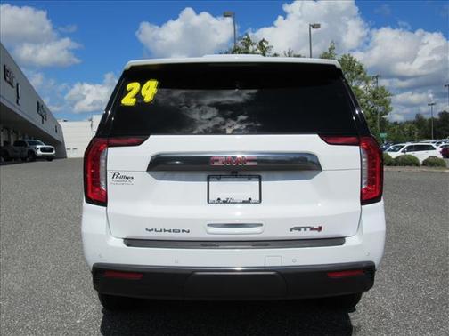 2024 GMC Yukon XL 4WD AT4