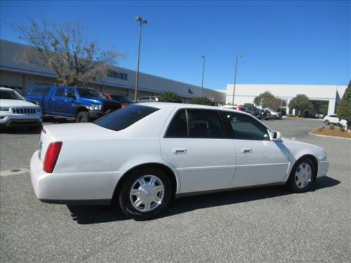 2004 Cadillac DeVille Base