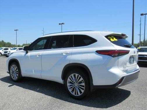 2022 Toyota Highlander Platinum