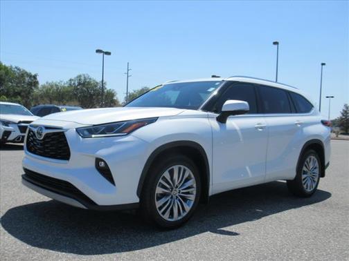 2022 Toyota Highlander Platinum