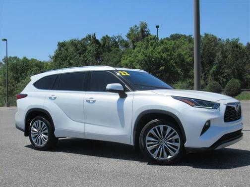 2022 Toyota Highlander Platinum