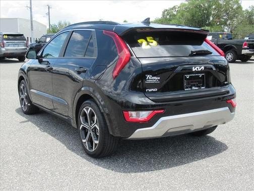 Aurora Black Pearl 2025 Kia Niro Touring