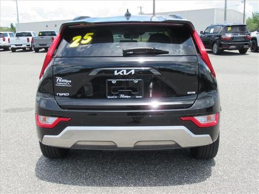 Aurora Black Pearl 2025 Kia Niro Touring