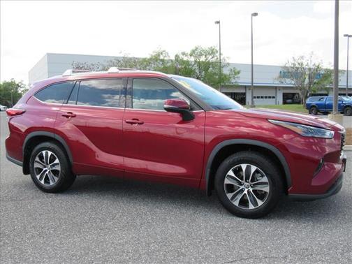 Ruby Flare Pearl 2022 Toyota Highlander XLE