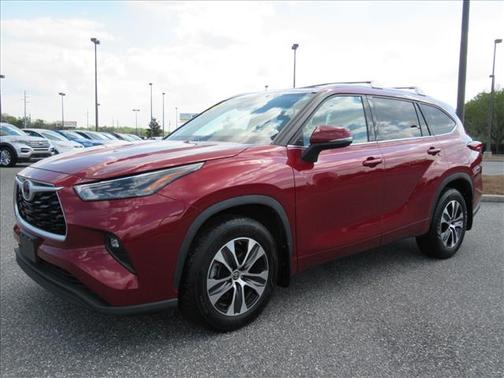 Ruby Flare Pearl 2022 Toyota Highlander XLE