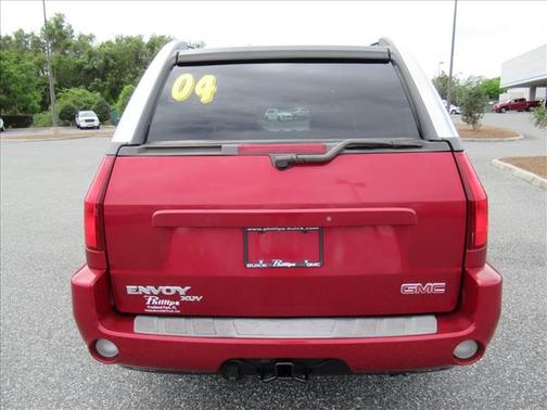 Magnetic Red Metallic 2004 GMC Envoy XUV SLE