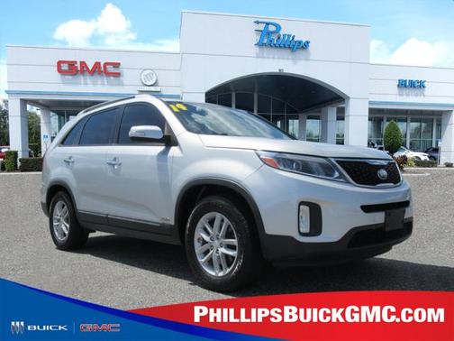 Bright Silver 2014 Kia Sorento LX