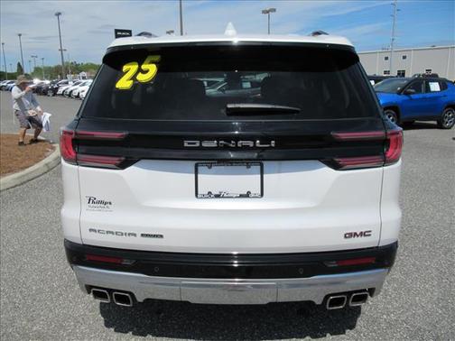 2025 GMC Acadia Denali