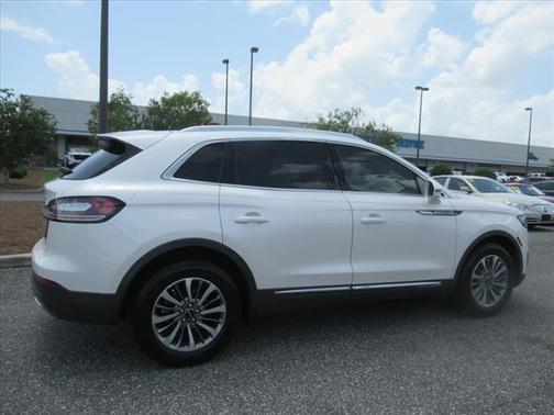2019 Lincoln Nautilus Select