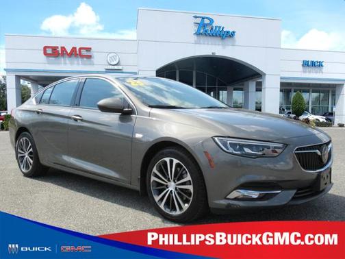 2018 Buick Regal Sportback Essence