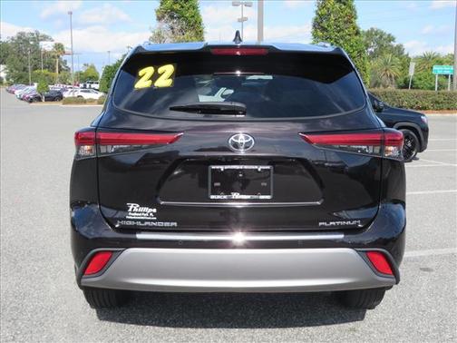 2022 Toyota Highlander Platinum