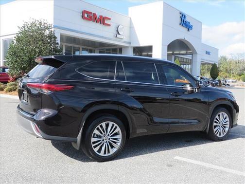 2022 Toyota Highlander Platinum