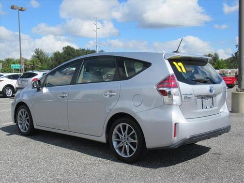 2017 Toyota Prius v Five