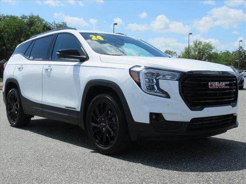 Summit White 2024 GMC Terrain SLT