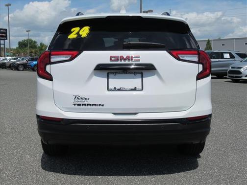 Summit White 2024 GMC Terrain SLT