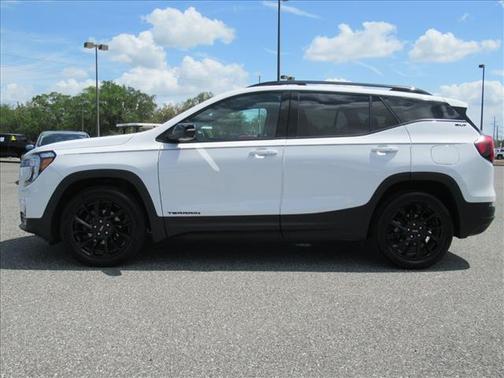 Summit White 2024 GMC Terrain SLT