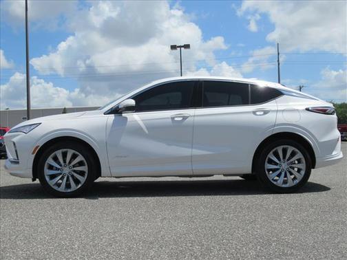 White Frost Tricoat 2024 Buick Envista Avenir FWD