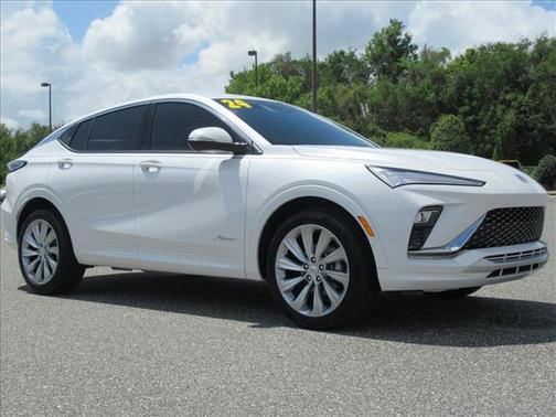 White Frost Tricoat 2024 Buick Envista Avenir FWD