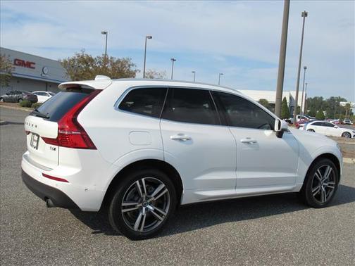 2018 Volvo XC60 T6 Momentum