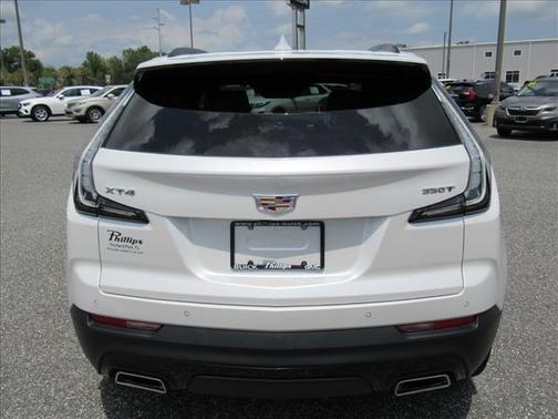 Crystal White Tricoat 2023 Cadillac XT4 Sport