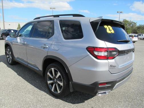 2023 Honda Pilot Touring 8-Passenger