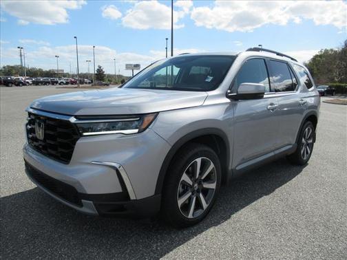 2023 Honda Pilot Touring 8-Passenger