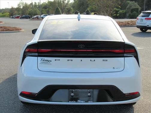 2025 Toyota Prius XLE