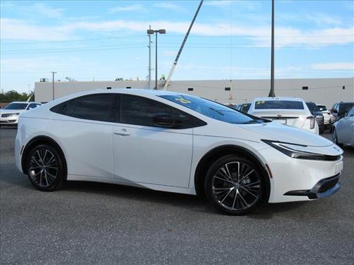 2025 Toyota Prius XLE