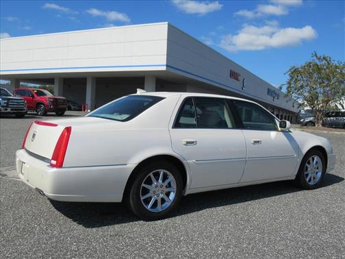 2010 Cadillac DTS Luxury Collection