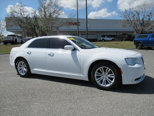 2018 Chrysler 300 Touring