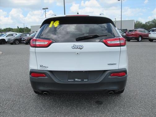Bright White Clearcoat 2014 Jeep Cherokee Latitude