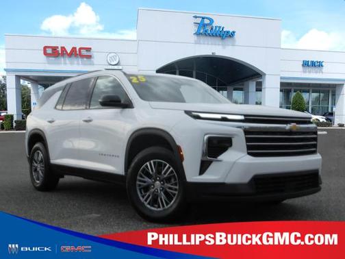 2025 Chevrolet Traverse LT