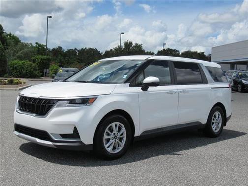 2023 Kia Carnival LX